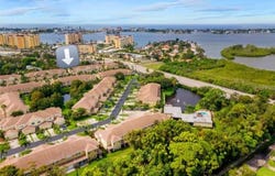 11246 KAPOK GRAND CIRCLE, MADEIRA BEACH, FL 33708