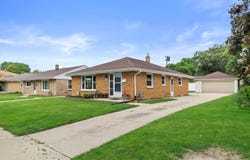 7030 W Lakefield Dr, Milwaukee, WI 53219