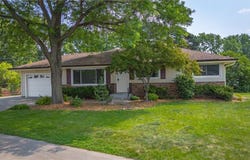 133 Martin Way, Vadnais Heights, MN 55127