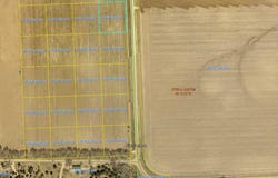 Ellie St, Yankton, SD 57078