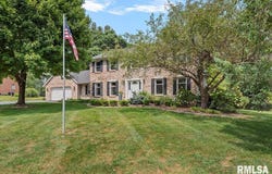 4 Red Bud Run, Sherman, IL 62684