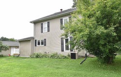406 6th Ave. S.W., Independence, IA 50644