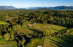 202 Siskin Ln, Sandpoint, ID 83864
