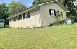 1710 South Jackson County High School Rd, McKee, KY 40447