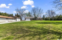 2784 HILLTOP Road, Springfield, IL 62712