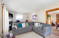 982 W Hopocan Avenue, Barberton, OH 44203