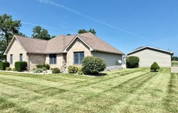 399 S Woodlawn Street, Parker City, IN 47368