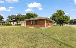 1200 Lynnwood Drive, Cleburne, TX 76033