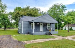 307 Commerce Street W, Honey Grove, TX 75446