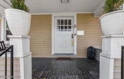 8 Hill Top Ct, Louisville, KY 40214