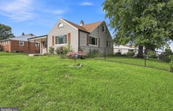40 2ND Street, WINDSOR, PA 17366