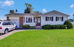 52 Headline Road, Deer Park, NY 11729