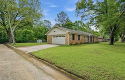 1914 Laurel Road, Gainesville, TX 76240