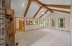 613 Lakeview Drive, Raymore, MO 64083