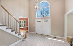 22 Pine Rd, Allendale Boro, NJ 07401-1344