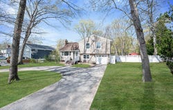 29 Wyandanch Boulevard, Smithtown, NY 11787