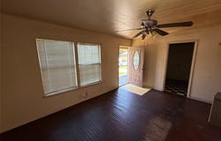 915 S Rockwall Avenue, Terrell, TX 75160