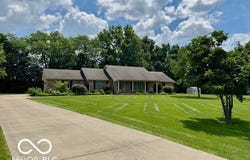 1042 W Oak Hill Crossing, Crawfordsville, IN 47933