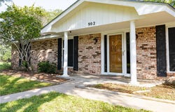 902 Newhall Street, Beeville, TX 78102
