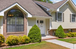 141 Debbie Lane, Ringgold, GA 30736