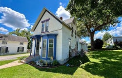 413 N 7th Street, Atchison, KS 66002