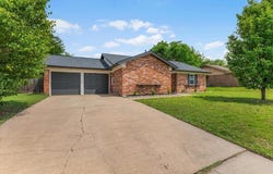 1013 Springdale Road, Bedford, TX 76021