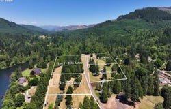 Omlid Dr, Springfield, OR 97478