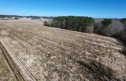 02 E Main Street, Carthage, MS 39051