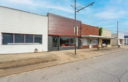 166 Main St., Calhoun, KY 42327