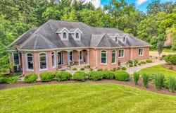 6583 Bridlewood Ct, Lake Geneva, WI 53147