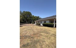 604 S Pearl Street, Trenton, TX 75490