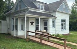 201 W Royle Street, Richmond, MO 64085