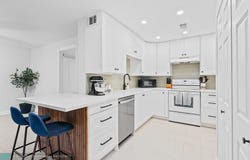 8059 SW 17th Pl, Davie, FL 33324