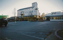 525 School  AVE, Fayetteville, AR 72701