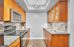 115 E KINGS HIGHWAY, MAPLE SHADE, NJ 08052