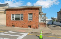 230 Lincoln Pl, Garfield City, NJ 07026-1732