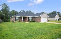 22826 Ridgewood Dr, Robertsdale, AL 36567