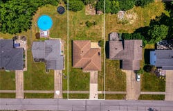 6273 Gale Drive, Seven Hills, OH 44131