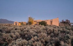 135 Mesa Sea, Arroyo Hondo, NM 87513