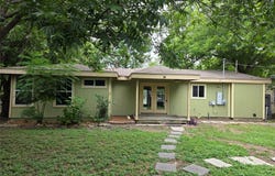 1203 Haynes ST, San Marcos, TX 78666