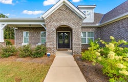 69 Alston Drive, Wetumpka, AL 36093