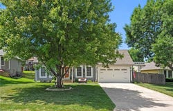8124 Swarner Street, Lenexa, KS 66219