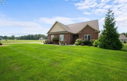 902 Pine Valley Drive, Bowling Green, OH 43402