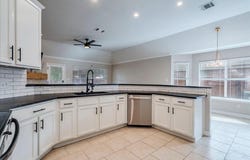 1326 Star Mdw, Kyle, TX 78640
