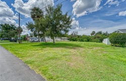 BAY Drive, GIBSONTON, FL 33534