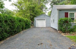 1833 SW Wayne AVE, Topeka, KS 66614