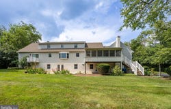 10 LONG DRIVE, DOWNINGTOWN, PA 19335