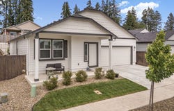 5088 HOLLY St, Springfield, OR 97477