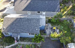 844 RHODODENDRON Dr, Florence, OR 97439