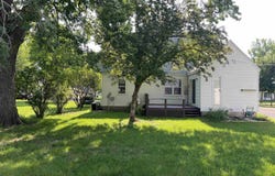 715 McKenzie St, Luverne, MN 56156